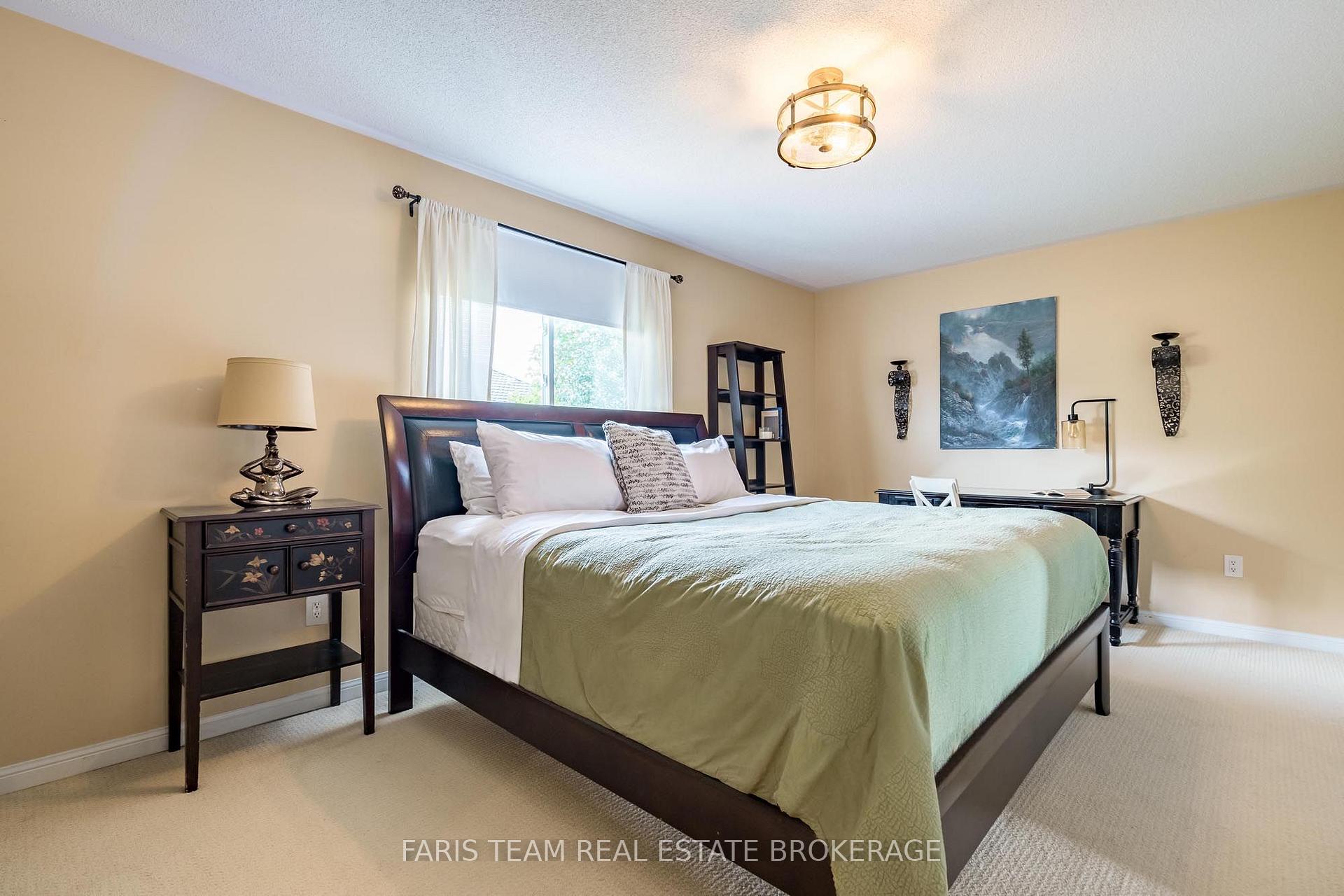 Photo 18 of 111 Monarchy Street, Barrie, Innis-Shore — HOMEH