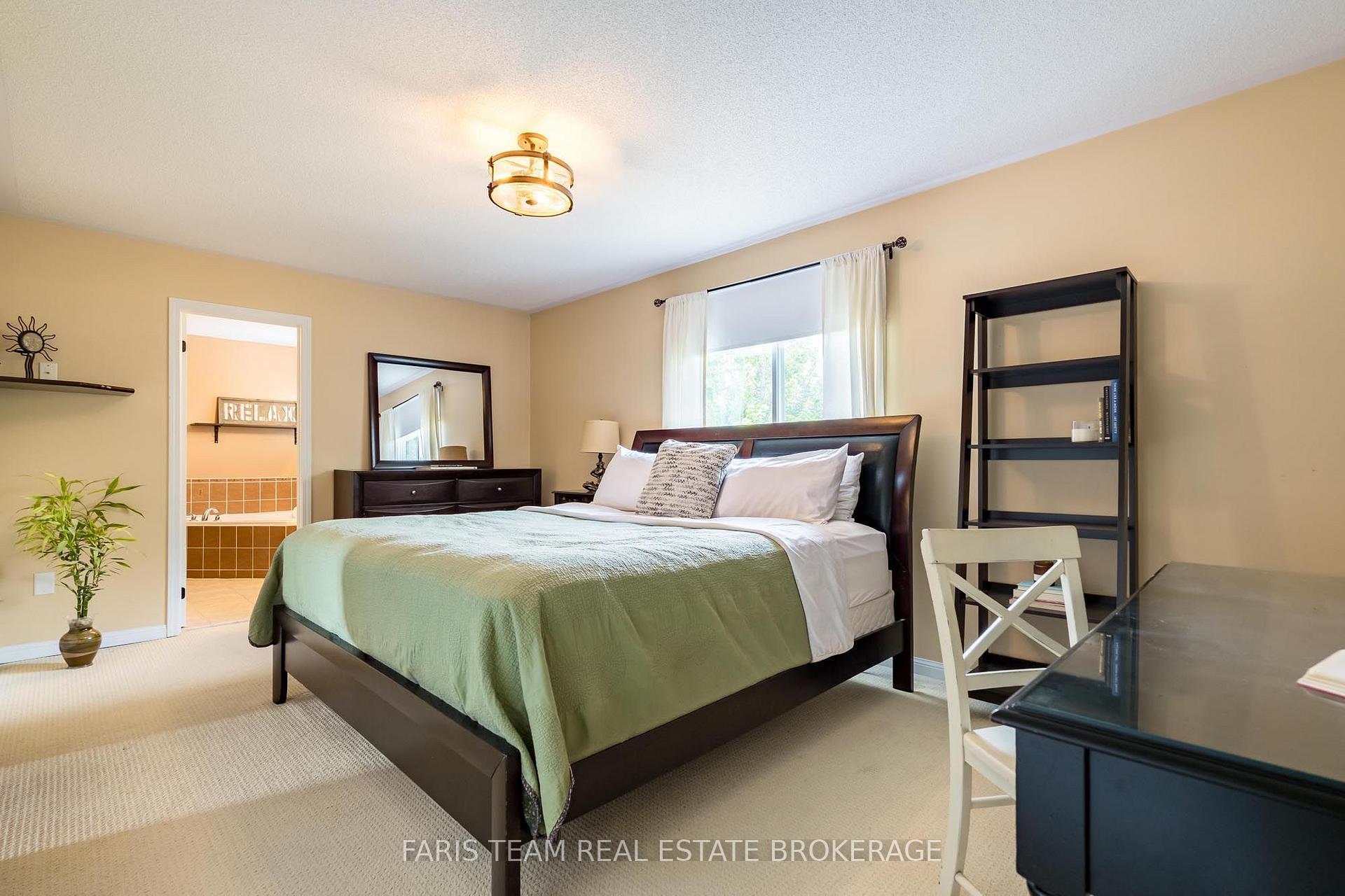 Photo 19 of 111 Monarchy Street, Barrie, Innis-Shore — HOMEH