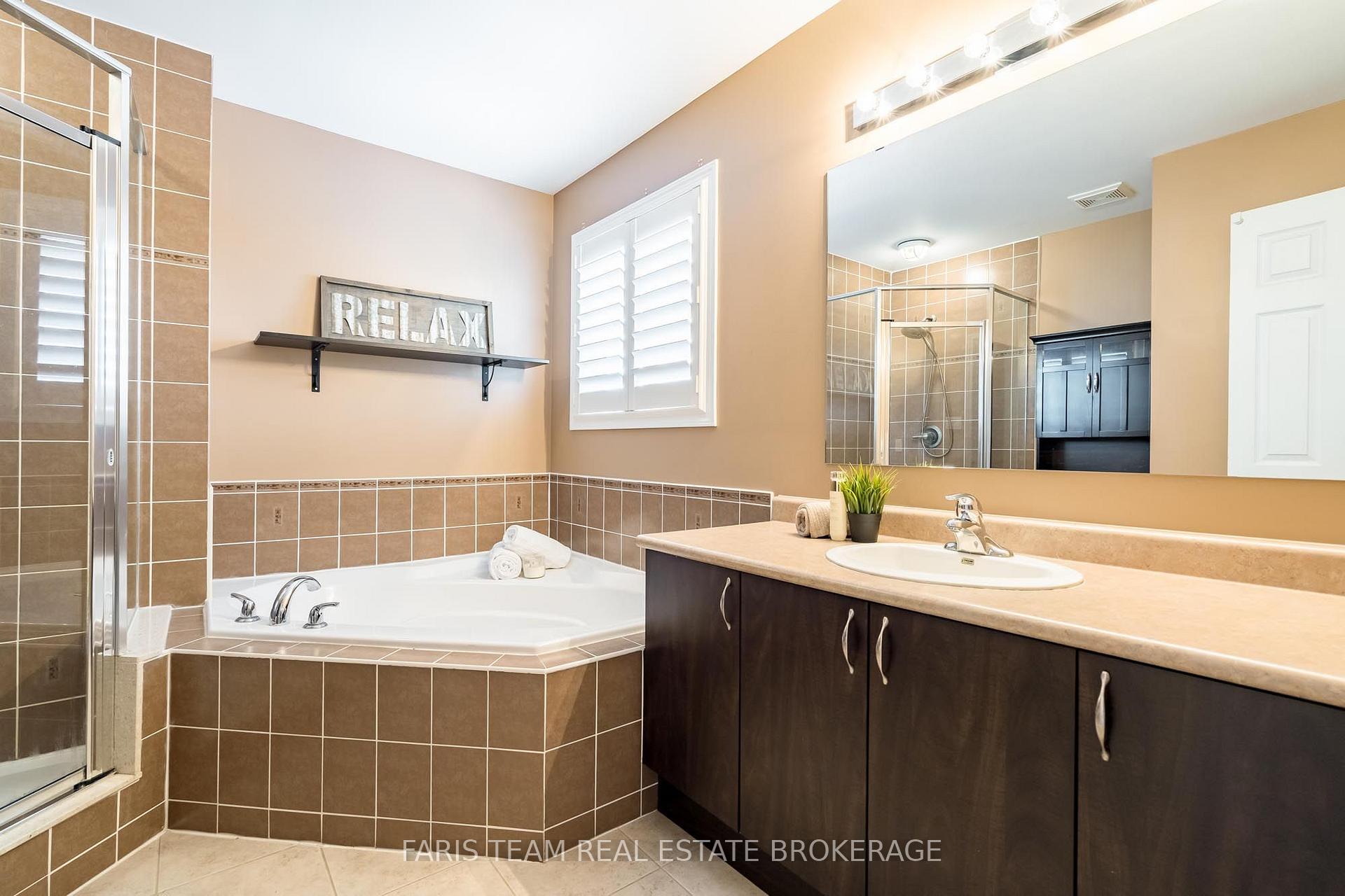 Photo 20 of 111 Monarchy Street, Barrie, Innis-Shore — HOMEH