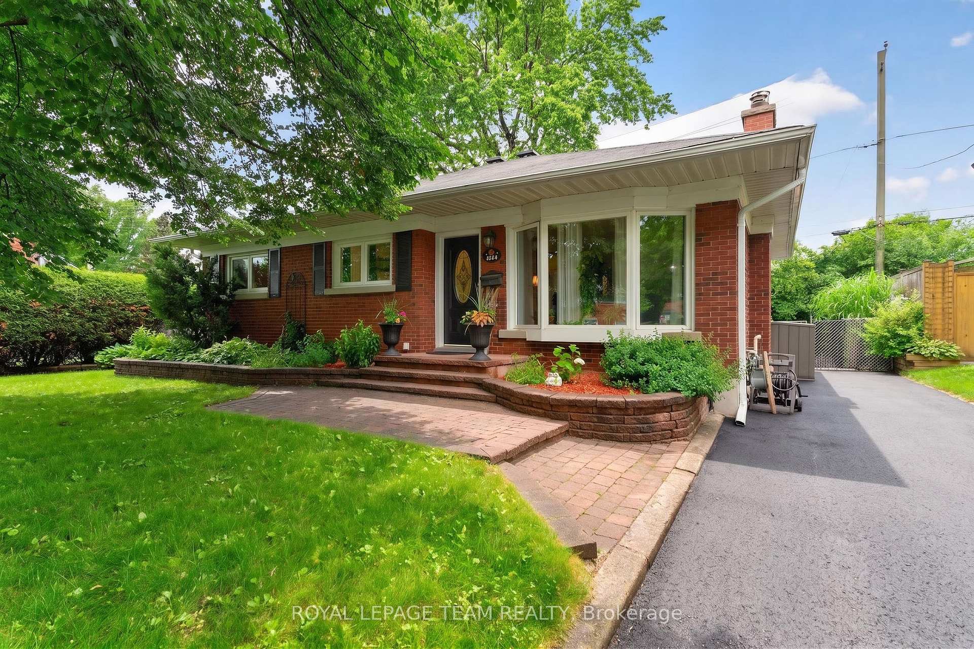 Photo 1 of 1144 Cline Crescent, Ottawa, Bel Air Heights — HOMEH