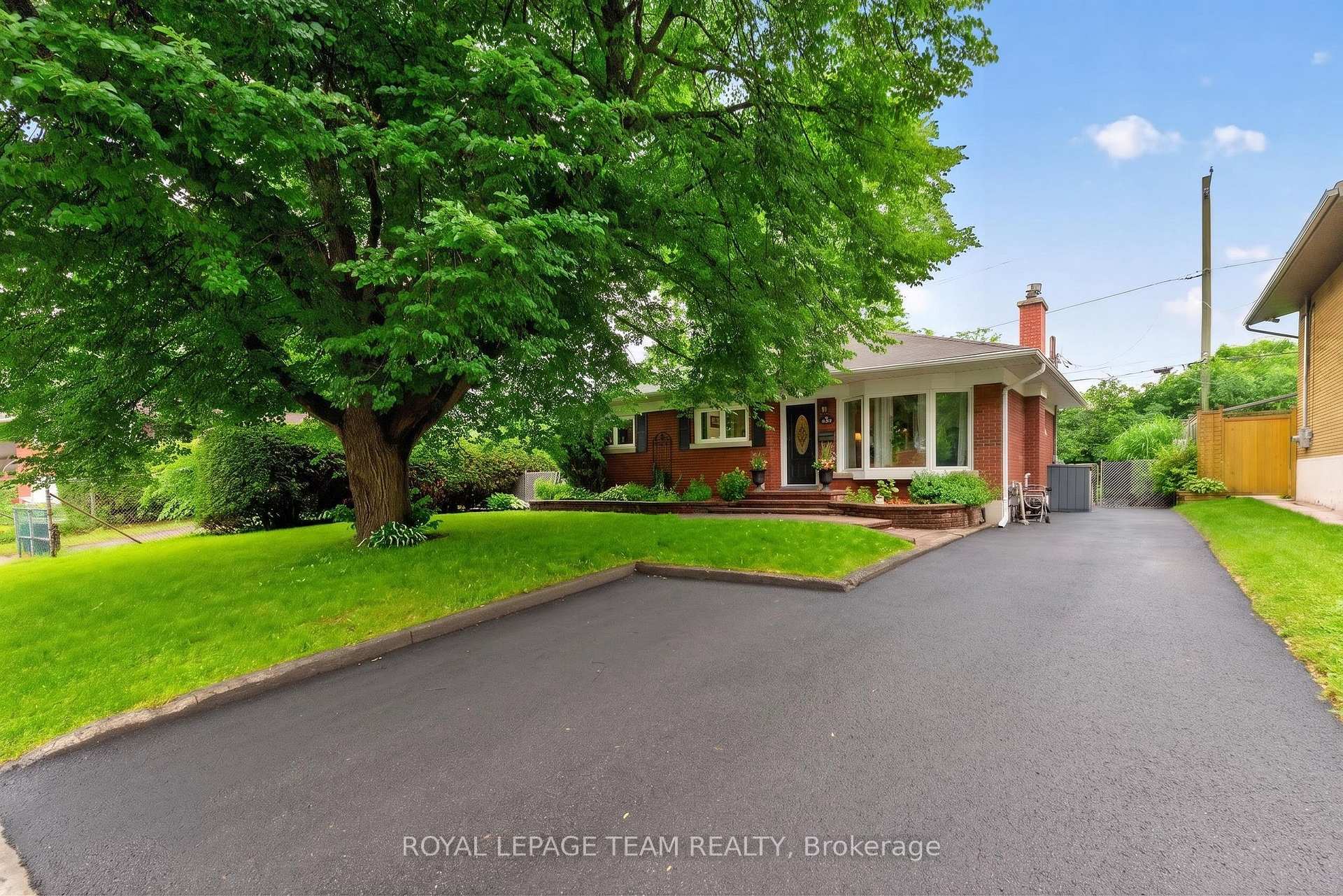 Photo 2 of 1144 Cline Crescent, Ottawa, Bel Air Heights — HOMEH