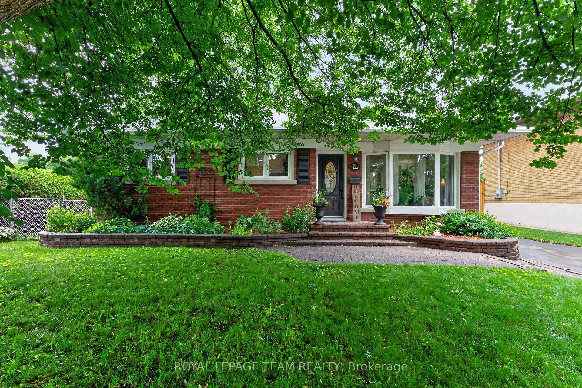 Photo 3 of 1144 Cline Crescent, Ottawa, Bel Air Heights — HOMEH