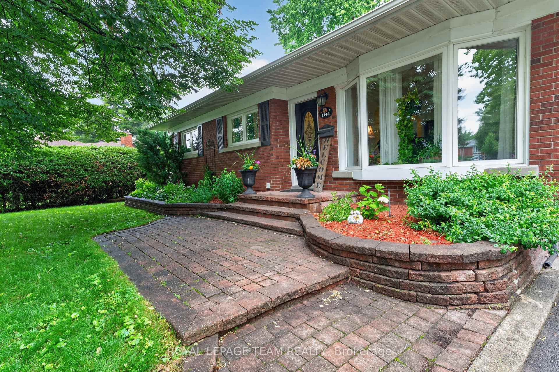 Photo 5 of 1144 Cline Crescent, Ottawa, Bel Air Heights — HOMEH