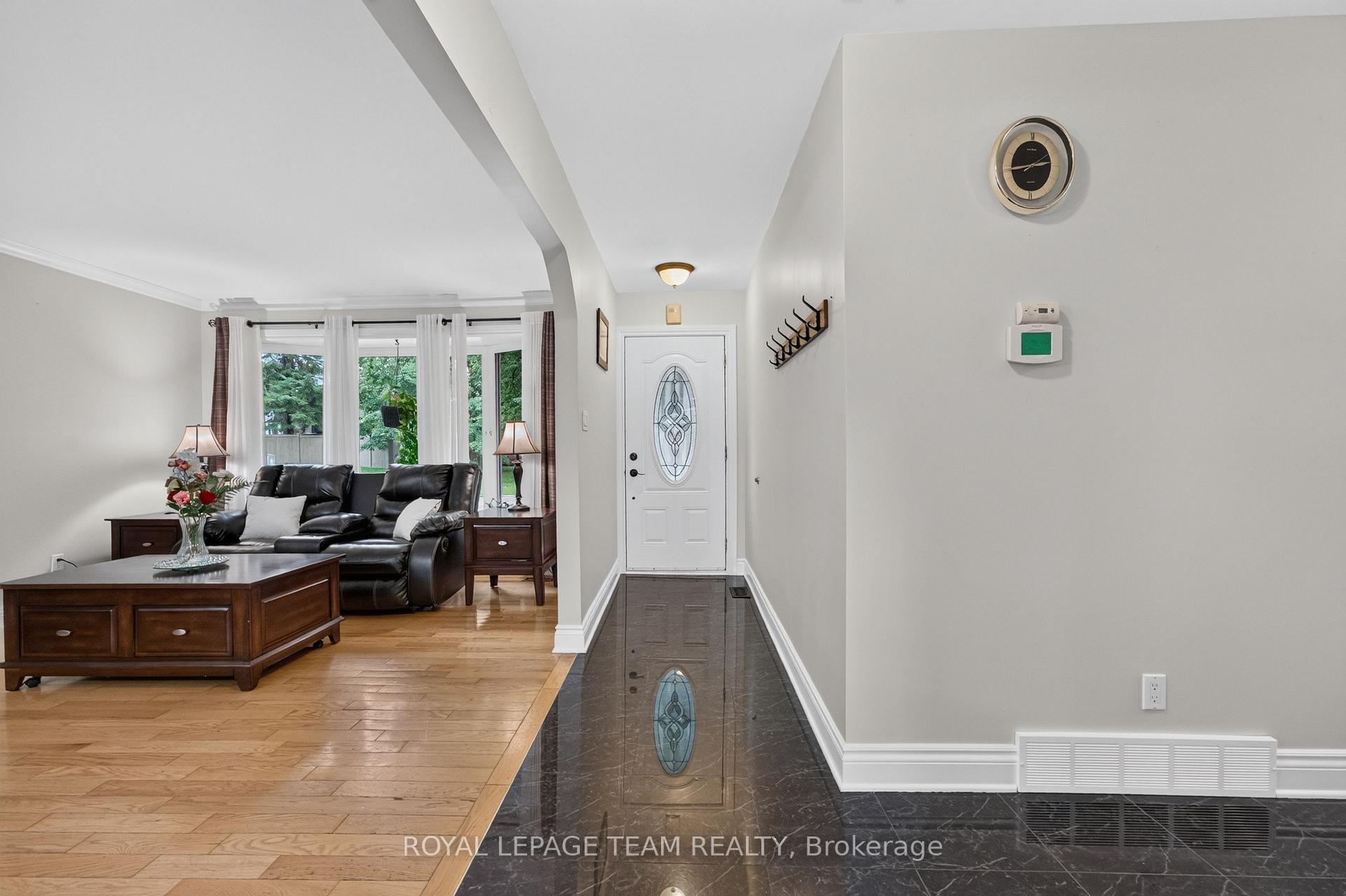 Photo 6 of 1144 Cline Crescent, Ottawa, Bel Air Heights — HOMEH