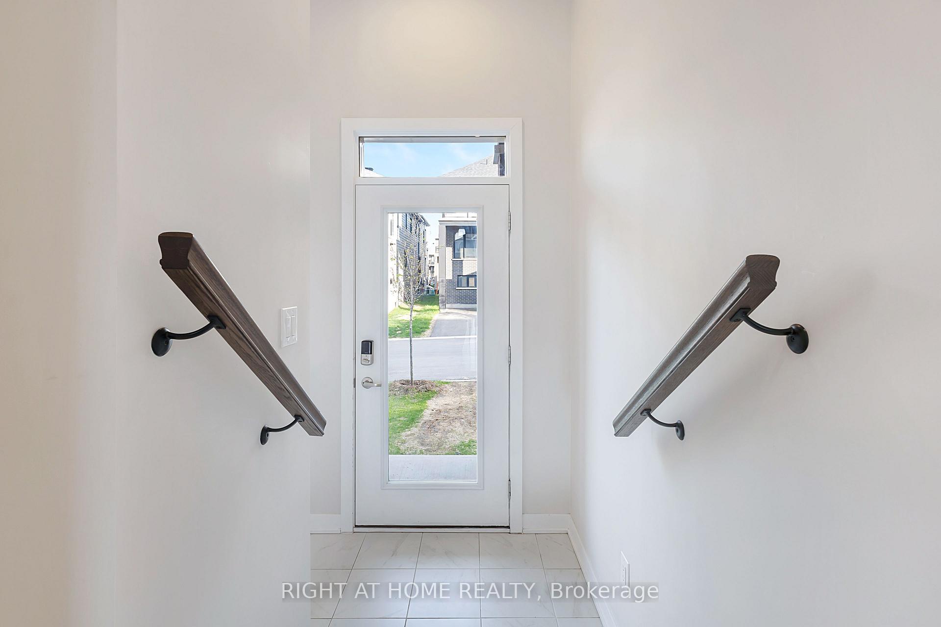 Photo 3 of 106 Beebalm Crescent, Ottawa, Barrhaven - Half Moon Bay — HOMEH