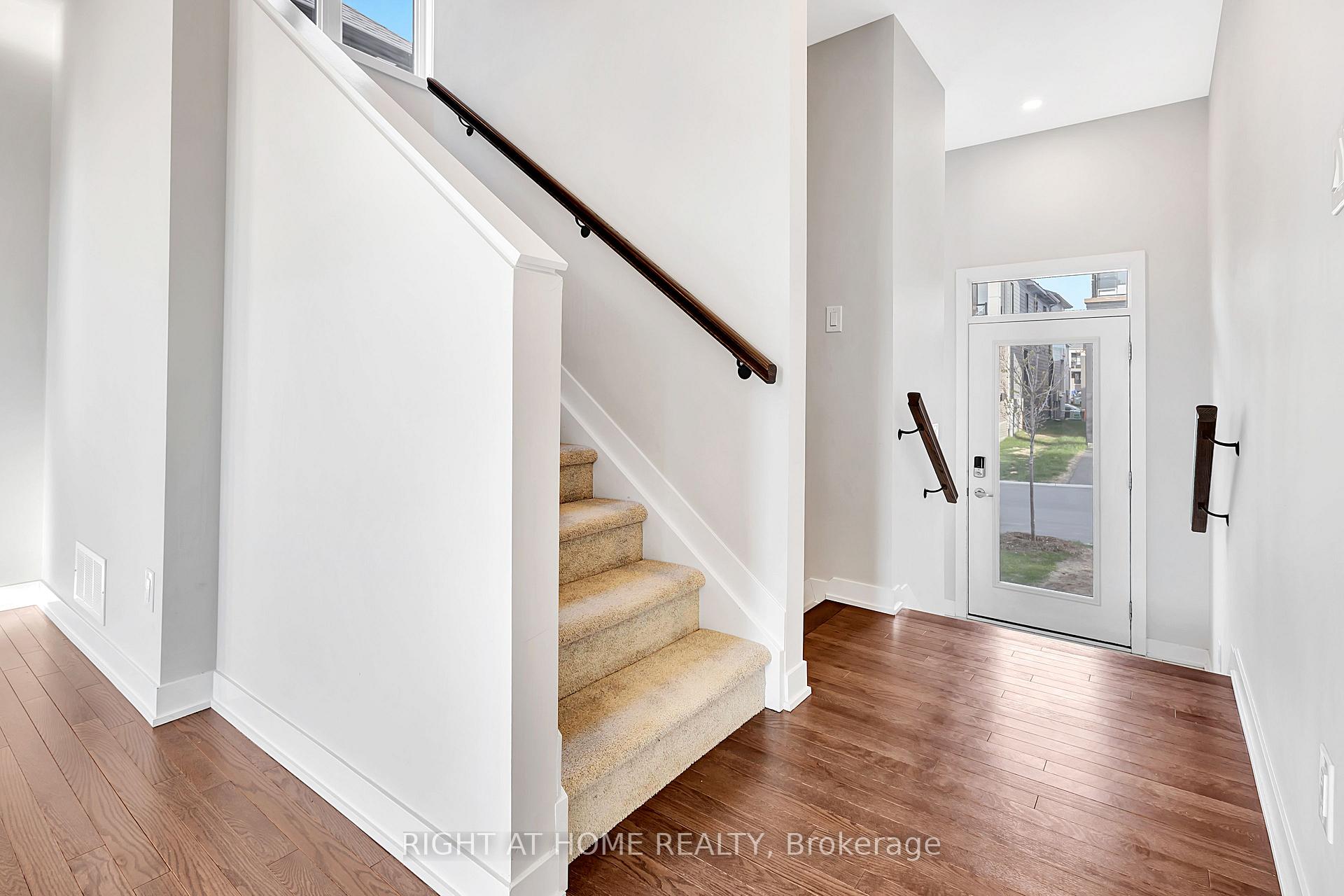 Photo 6 of 106 Beebalm Crescent, Ottawa, Barrhaven - Half Moon Bay — HOMEH
