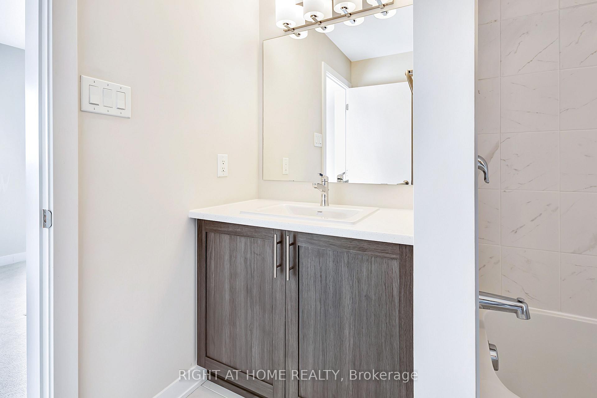 Photo 16 of 106 Beebalm Crescent, Ottawa, Barrhaven - Half Moon Bay — HOMEH