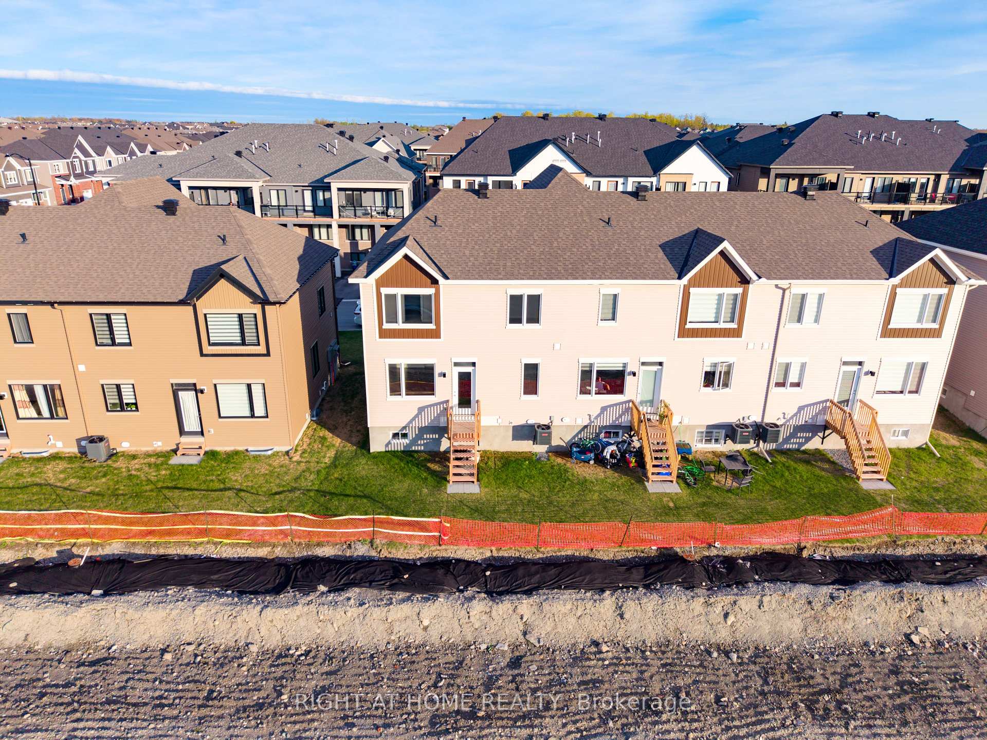 Photo 39 of 106 Beebalm Crescent, Ottawa, Barrhaven - Half Moon Bay — HOMEH