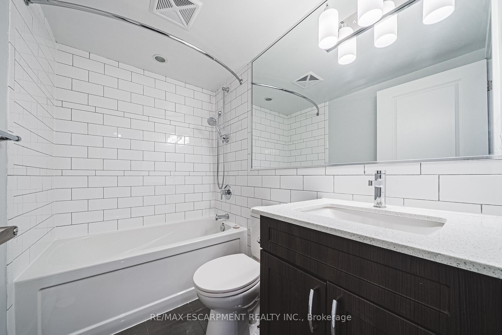 Photo 7 of Unit 209, 2061 Prospect Street, Burlington, Brant — HOMEH