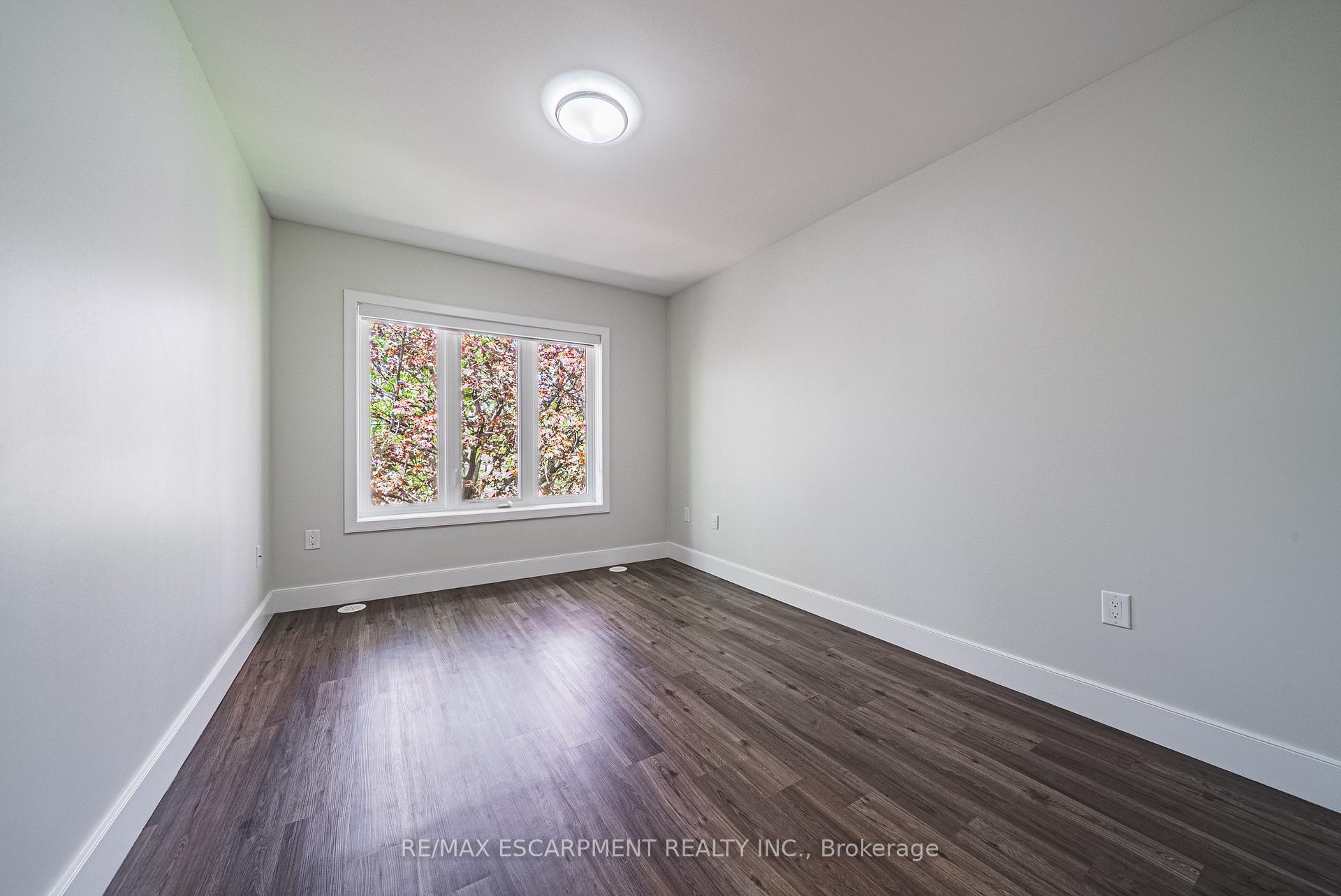 Photo 9 of Unit 209, 2061 Prospect Street, Burlington, Brant — HOMEH