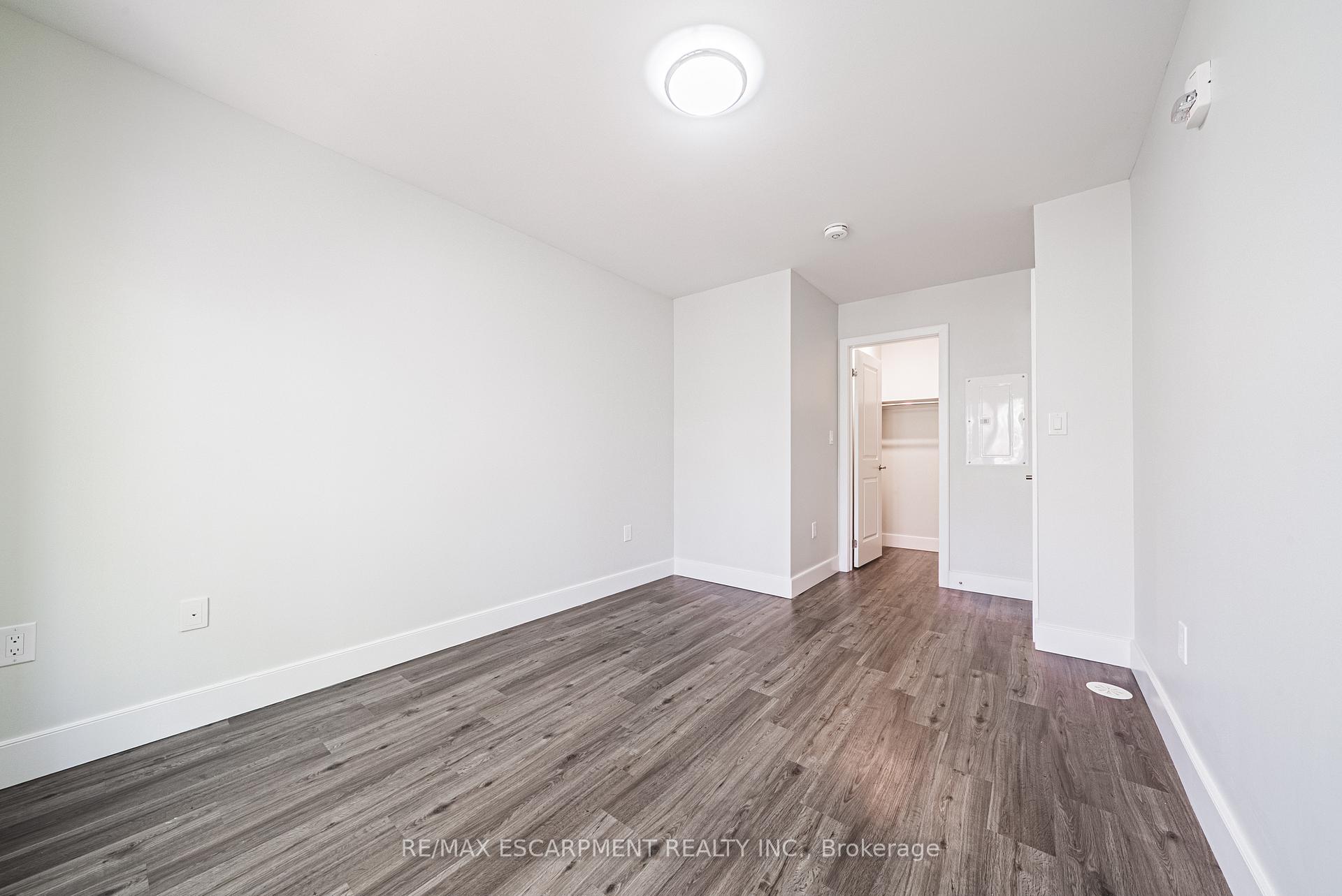 Photo 10 of Unit 209, 2061 Prospect Street, Burlington, Brant — HOMEH