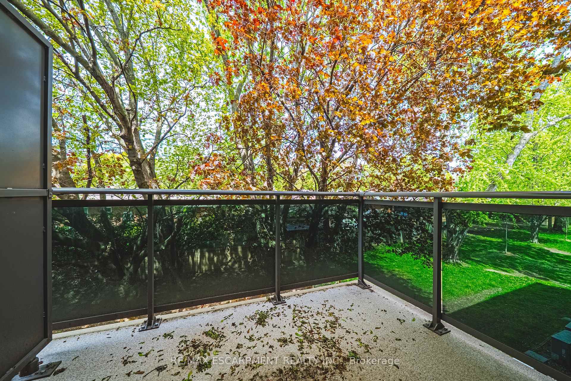Photo 13 of Unit 209, 2061 Prospect Street, Burlington, Brant — HOMEH