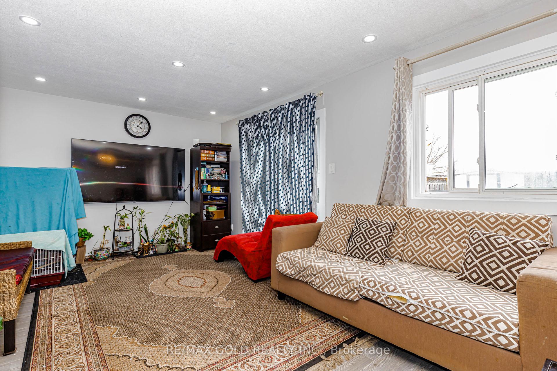 Photo 4 of 34 Jackman Drive, Brampton, Northgate — HOMEH