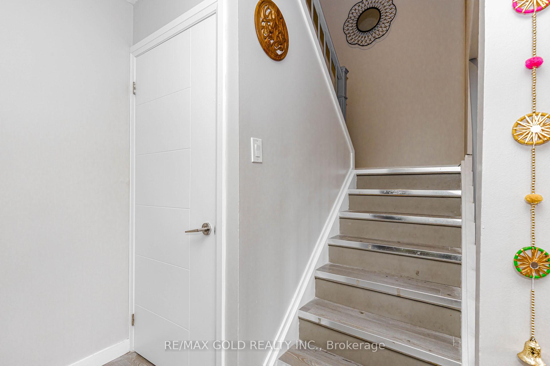 Photo 7 of 34 Jackman Drive, Brampton, Northgate — HOMEH