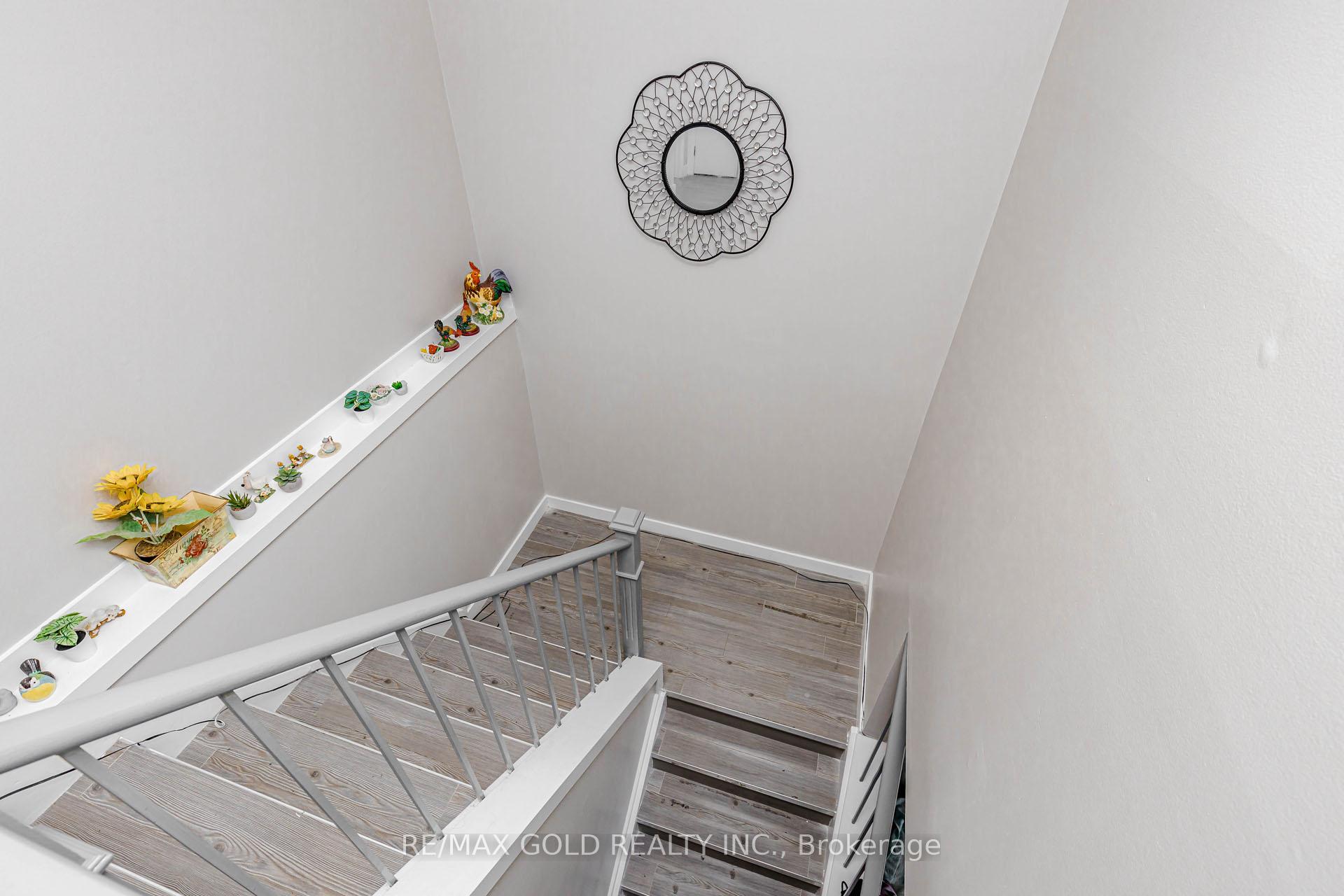 Photo 8 of 34 Jackman Drive, Brampton, Northgate — HOMEH