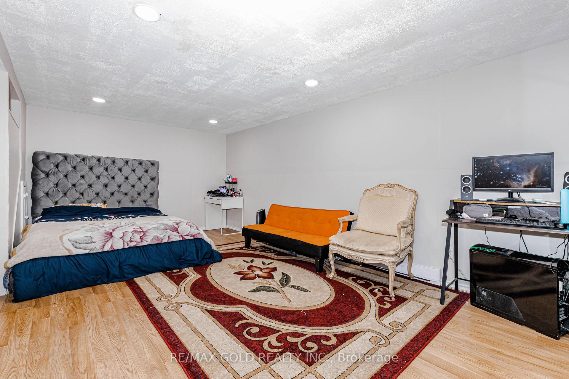 Photo 18 of 34 Jackman Drive, Brampton, Northgate — HOMEH