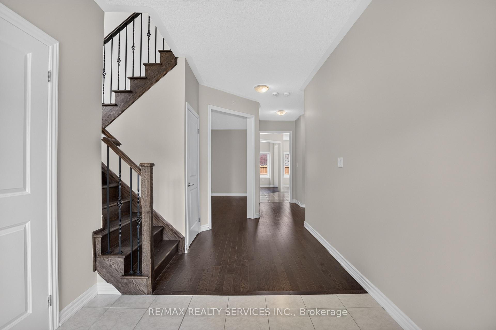 Photo 5 of 1182 Corby Way, Innisfil, Rural Innisfil — HOMEH
