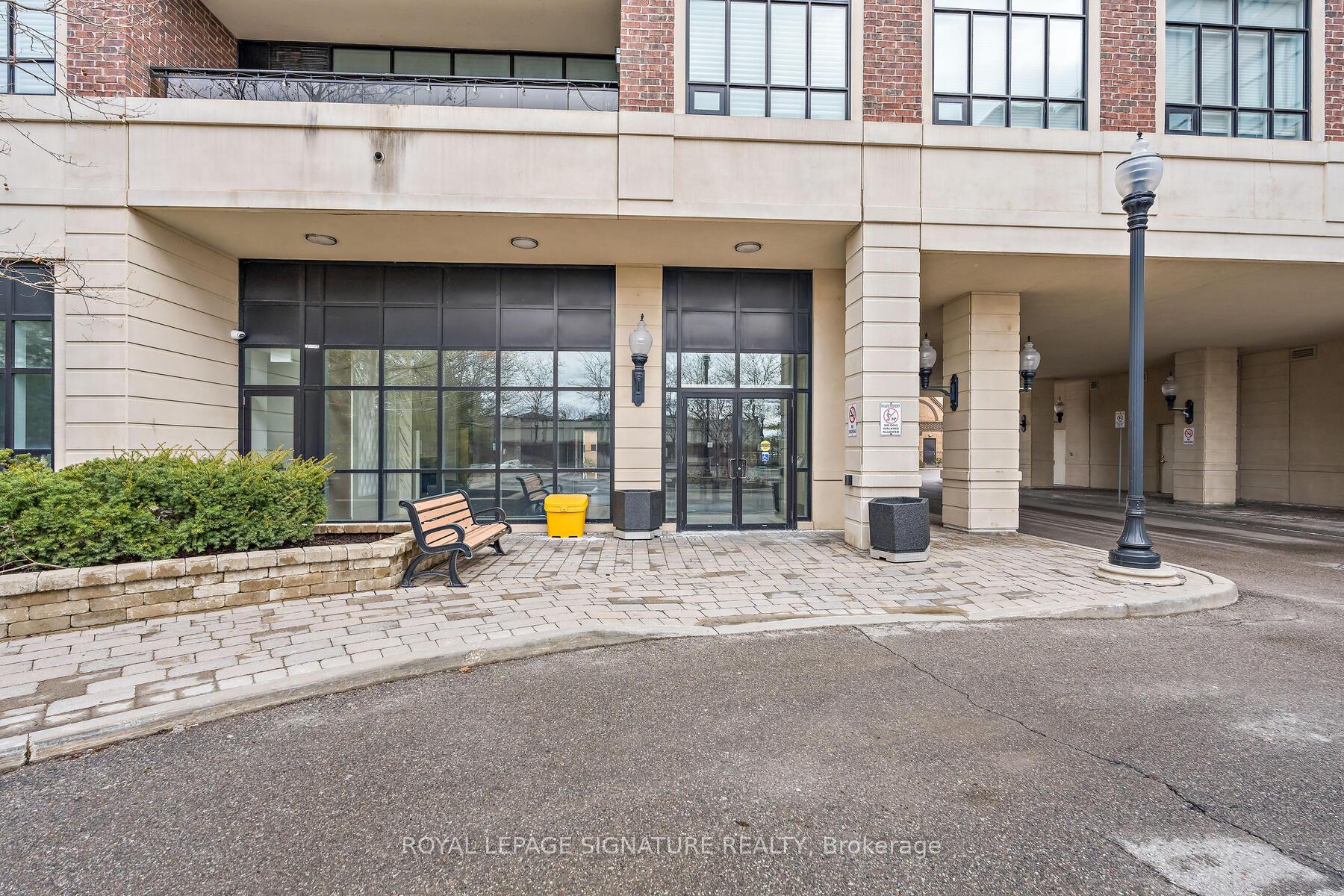 Photo 2 of Unit 220, 2396 Major Mackenzie Drive W, Vaughan, Maple — HOMEH