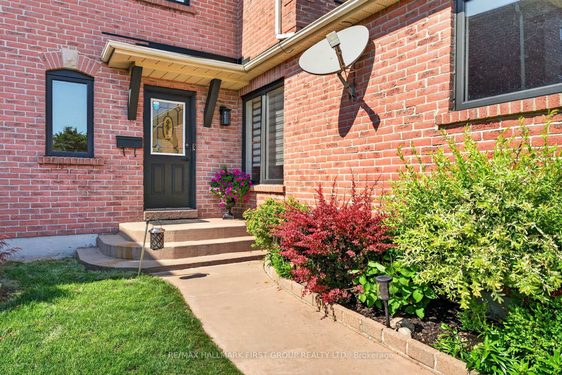 Photo 3 of 47 Rollo Drive, Ajax, South East — HOMEH