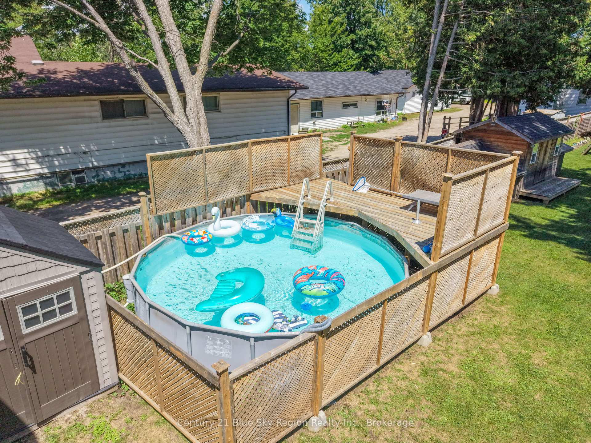 Photo 5 of 554 Lakeshore Drive, North Bay, Ferris — HOMEH