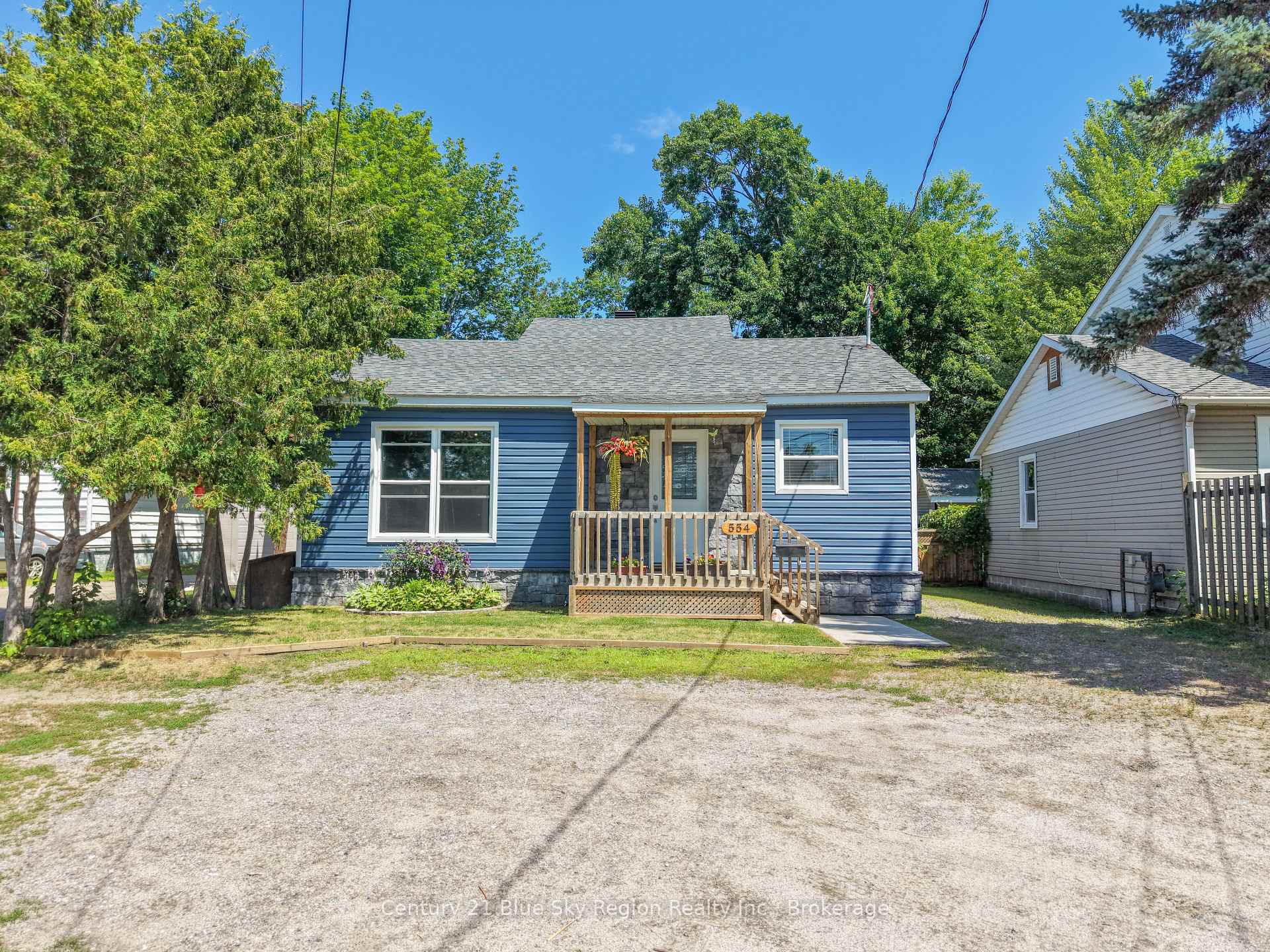 Photo 6 of 554 Lakeshore Drive, North Bay, Ferris — HOMEH