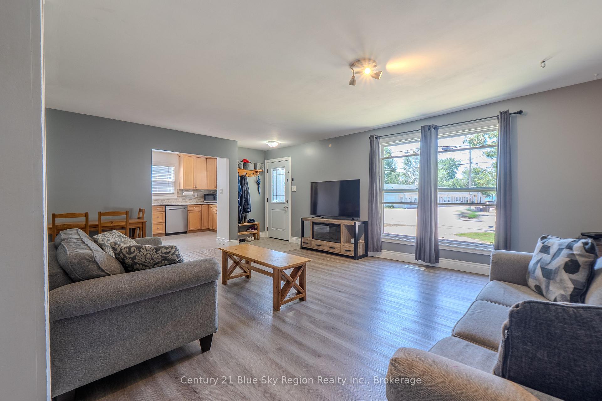 Photo 13 of 554 Lakeshore Drive, North Bay, Ferris — HOMEH