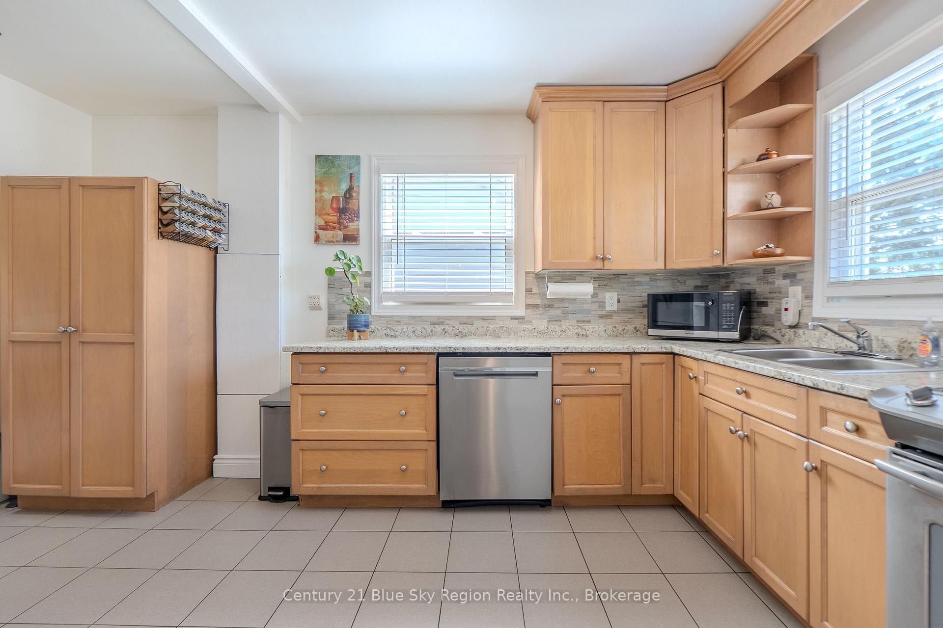 Photo 16 of 554 Lakeshore Drive, North Bay, Ferris — HOMEH