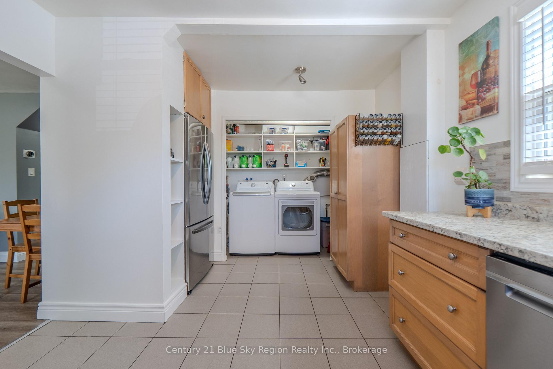 Photo 17 of 554 Lakeshore Drive, North Bay, Ferris — HOMEH