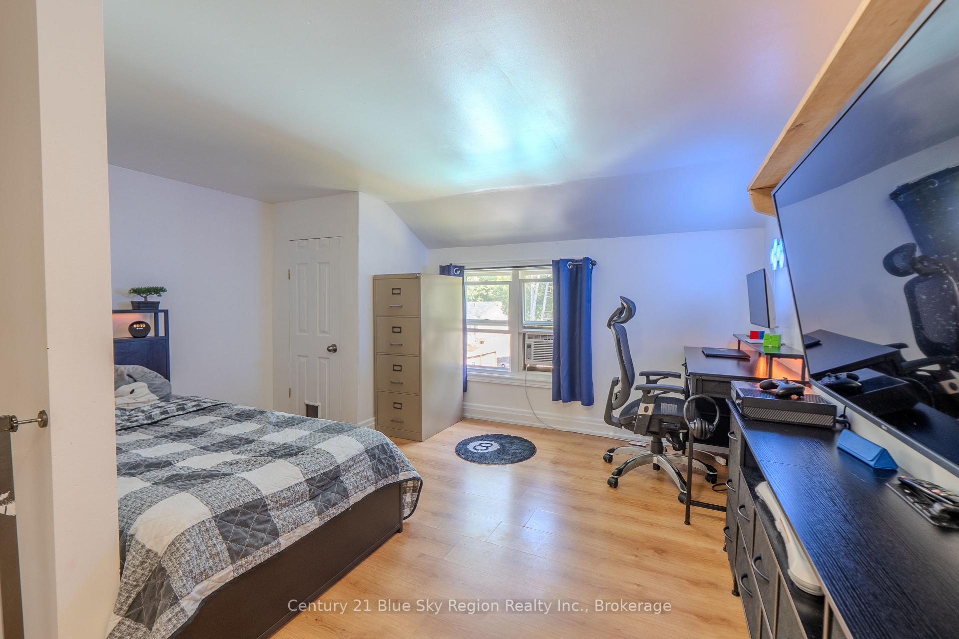 Photo 24 of 554 Lakeshore Drive, North Bay, Ferris — HOMEH