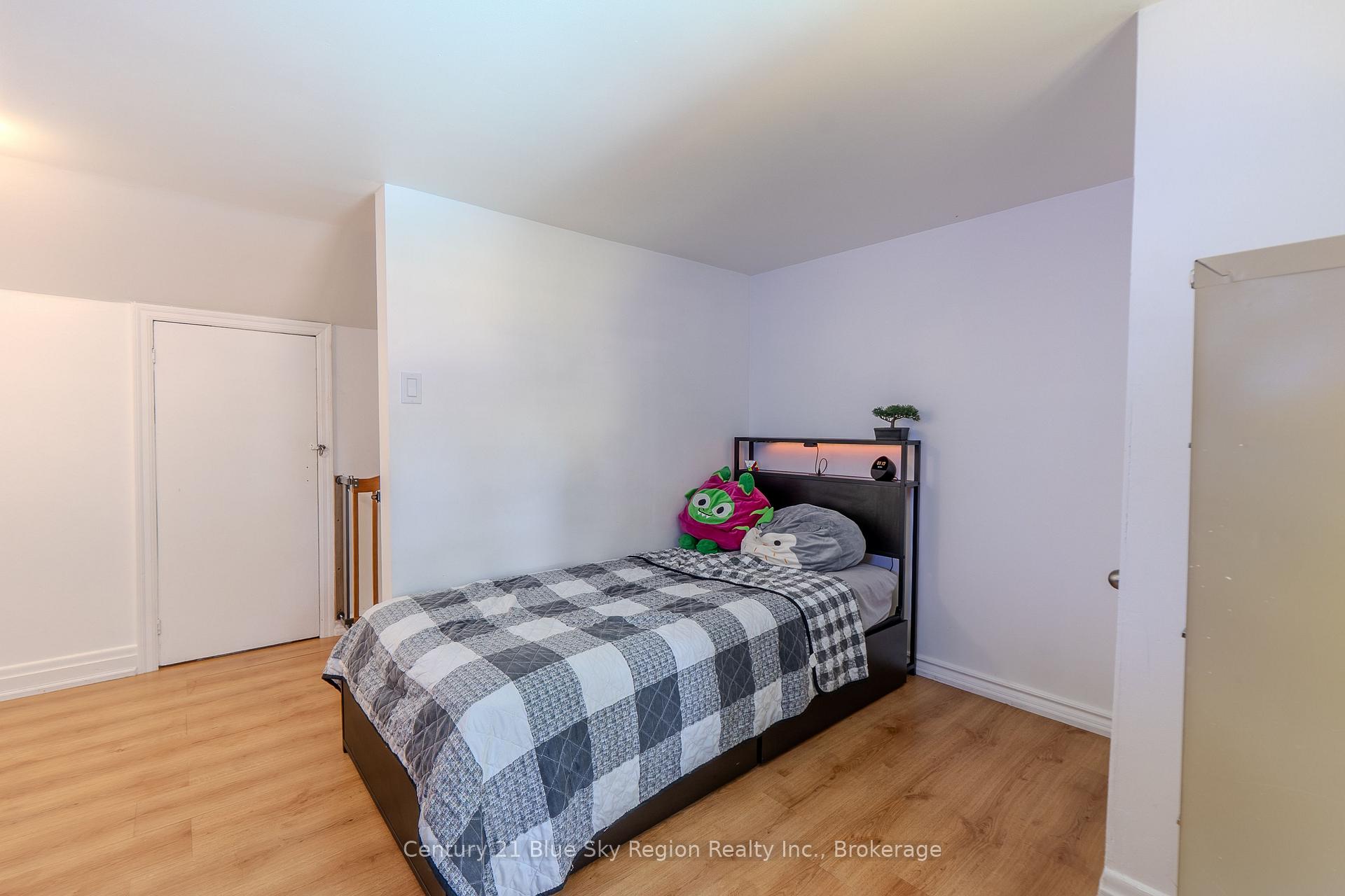 Photo 25 of 554 Lakeshore Drive, North Bay, Ferris — HOMEH