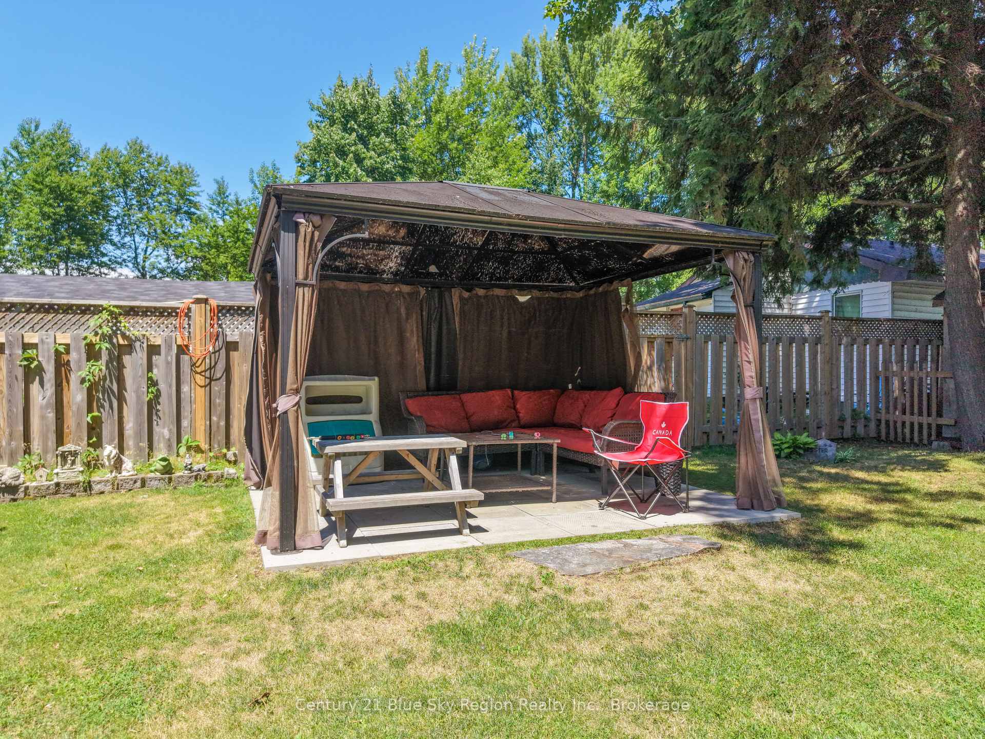 Photo 32 of 554 Lakeshore Drive, North Bay, Ferris — HOMEH