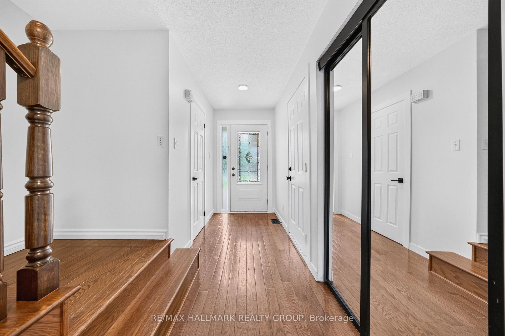 Photo 2 of 45 Birchbank Crescent, Ottawa, Kanata - Bridlewood — HOMEH