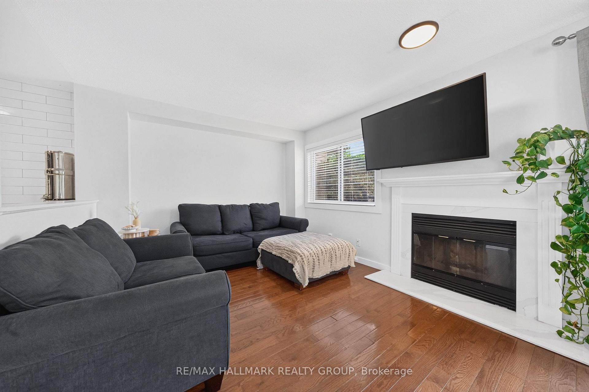 Photo 7 of 45 Birchbank Crescent, Ottawa, Kanata - Bridlewood — HOMEH