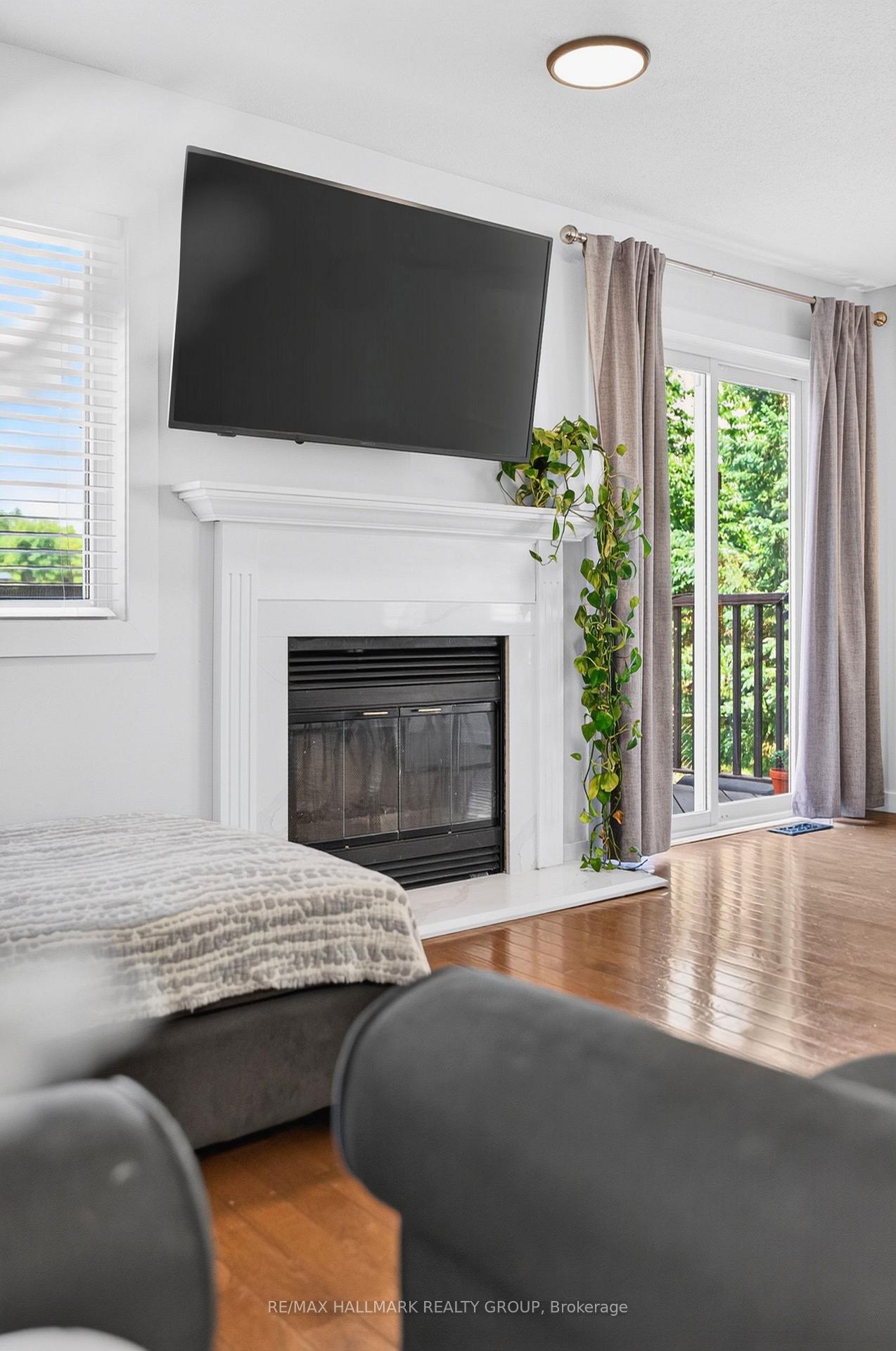 Photo 11 of 45 Birchbank Crescent, Ottawa, Kanata - Bridlewood — HOMEH