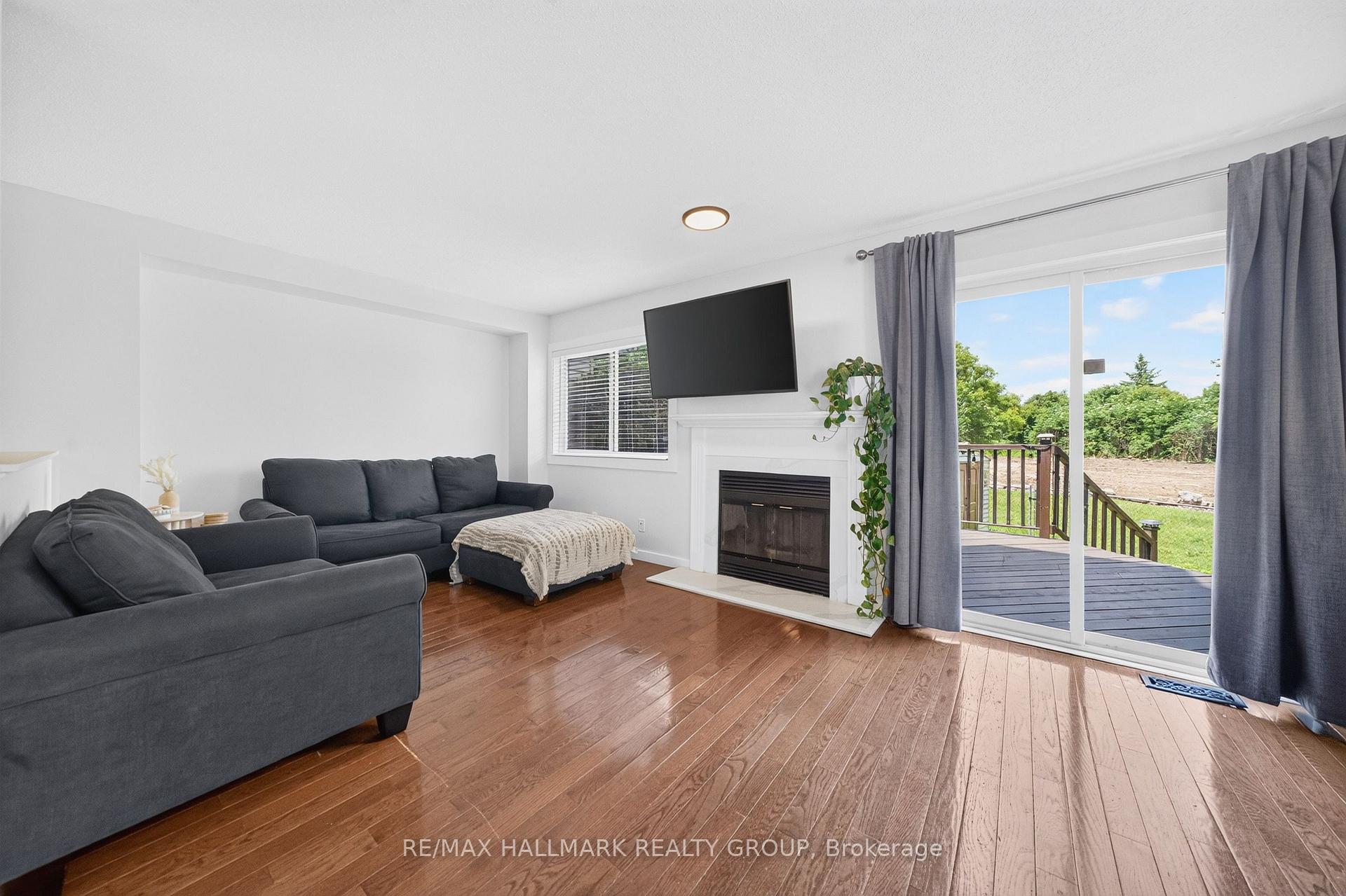 Photo 13 of 45 Birchbank Crescent, Ottawa, Kanata - Bridlewood — HOMEH