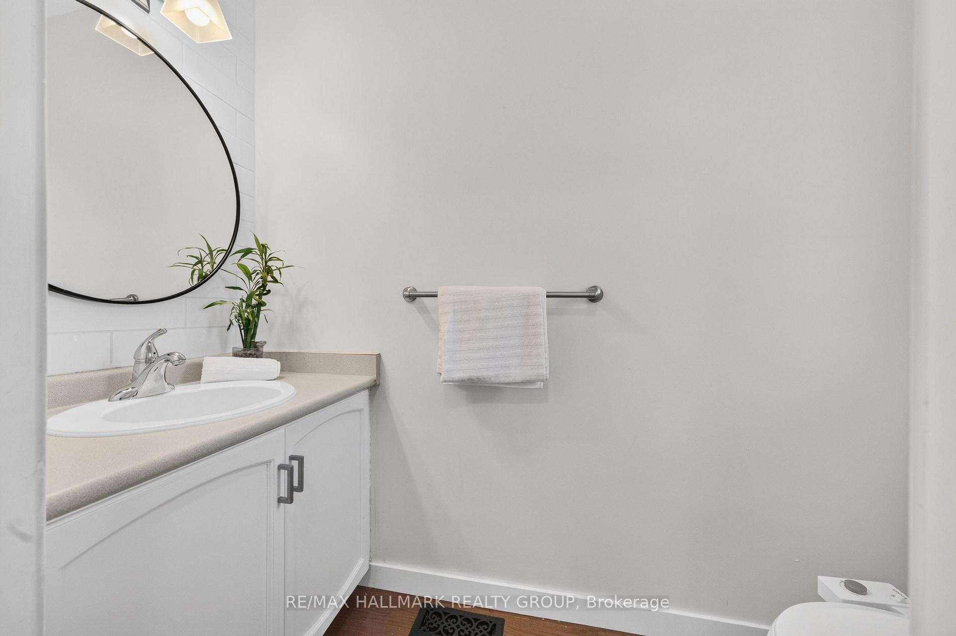 Photo 17 of 45 Birchbank Crescent, Ottawa, Kanata - Bridlewood — HOMEH