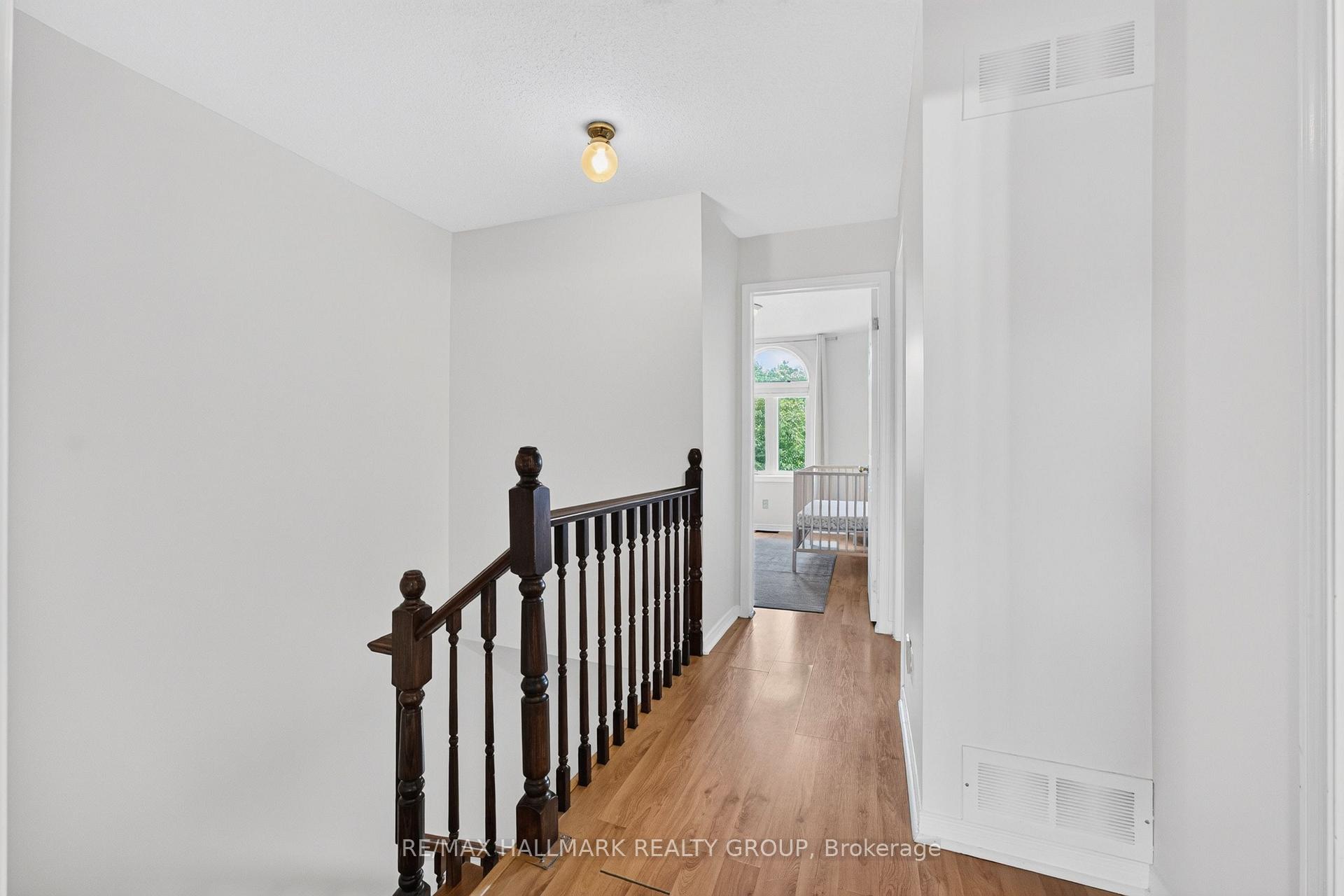 Photo 32 of 45 Birchbank Crescent, Ottawa, Kanata - Bridlewood — HOMEH