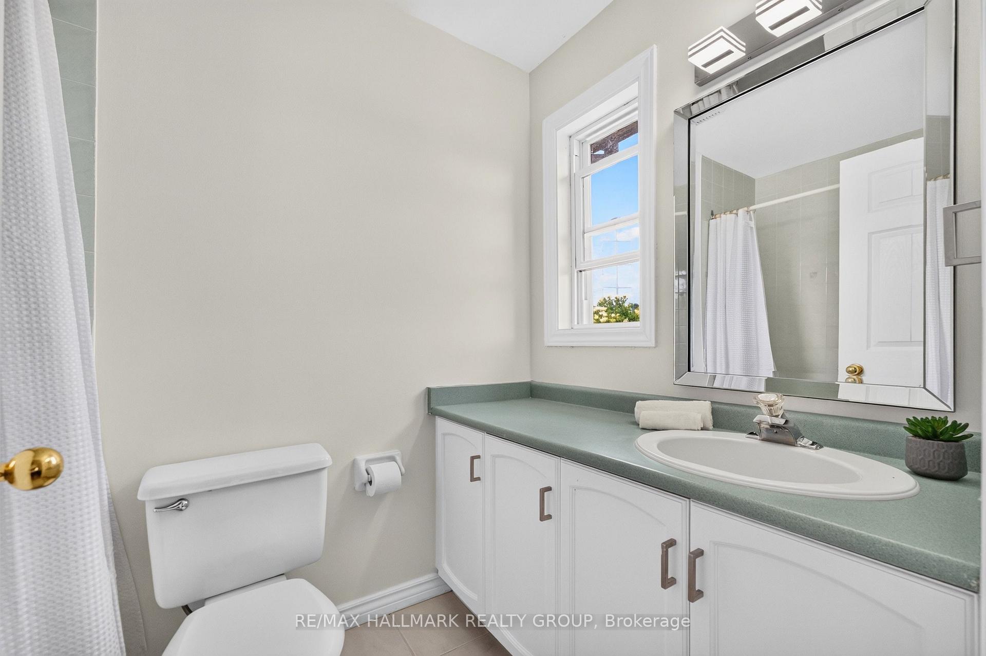 Photo 37 of 45 Birchbank Crescent, Ottawa, Kanata - Bridlewood — HOMEH