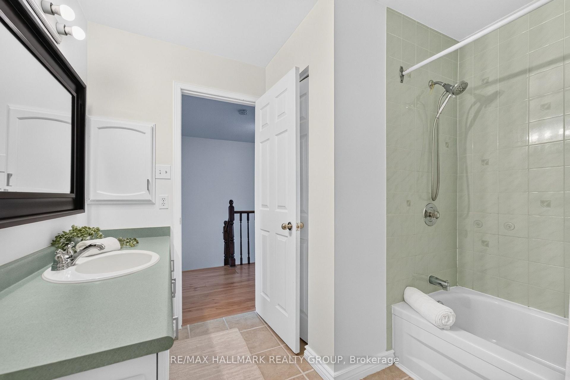 Photo 43 of 45 Birchbank Crescent, Ottawa, Kanata - Bridlewood — HOMEH