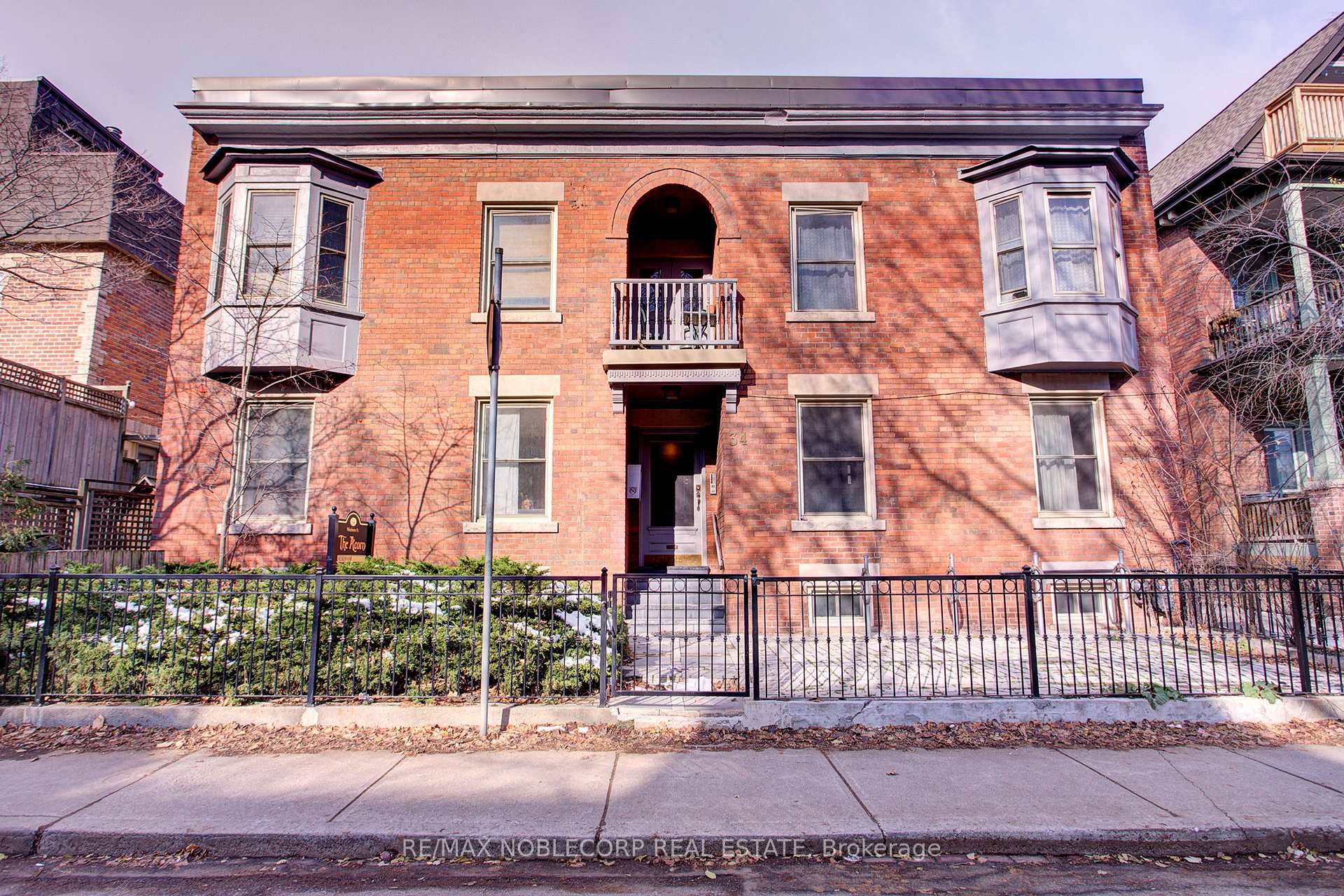 Photo 2 of 34 Winchester Street, Toronto, Cabbagetown-South St. James Town — HOMEH