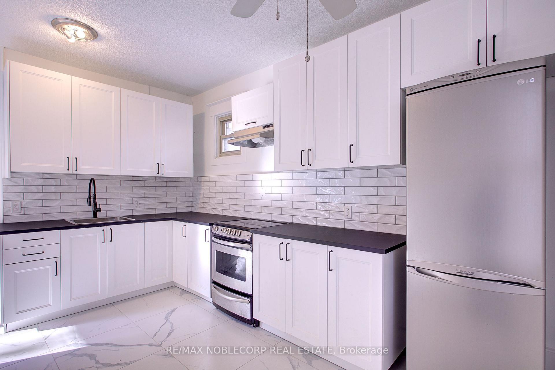 Photo 4 of 34 Winchester Street, Toronto, Cabbagetown-South St. James Town — HOMEH