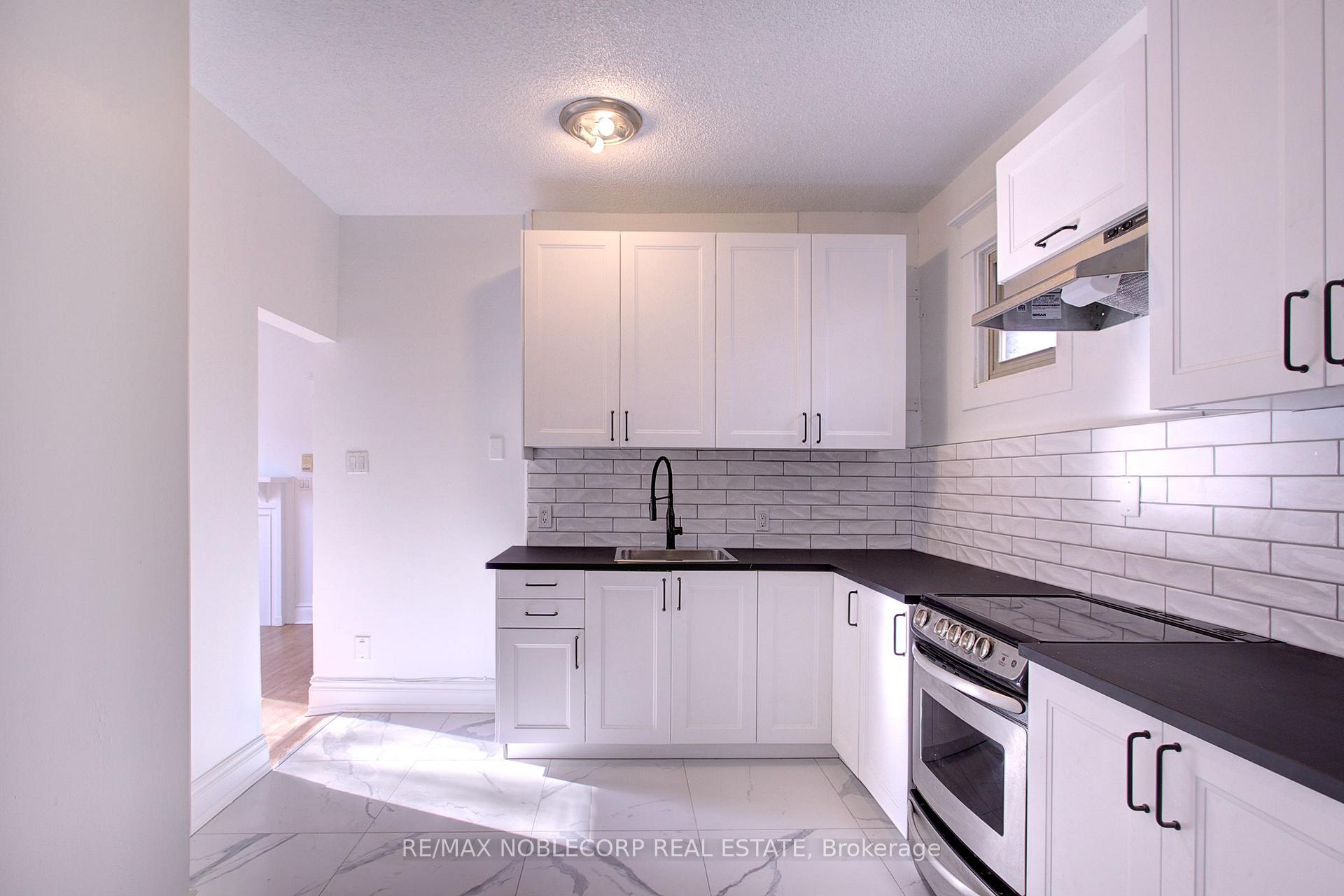 Photo 7 of 34 Winchester Street, Toronto, Cabbagetown-South St. James Town — HOMEH