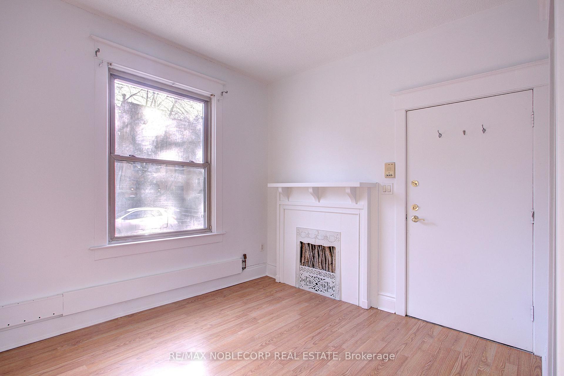 Photo 10 of 34 Winchester Street, Toronto, Cabbagetown-South St. James Town — HOMEH