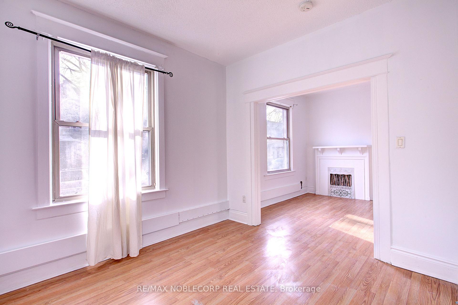 Photo 12 of 34 Winchester Street, Toronto, Cabbagetown-South St. James Town — HOMEH