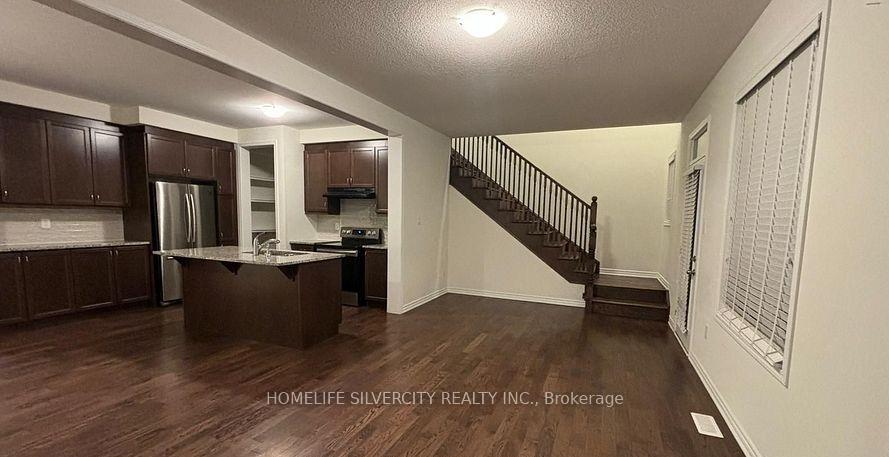 Photo 3 of 39 Boothill Drive, Brampton, Northwest Brampton — HOMEH