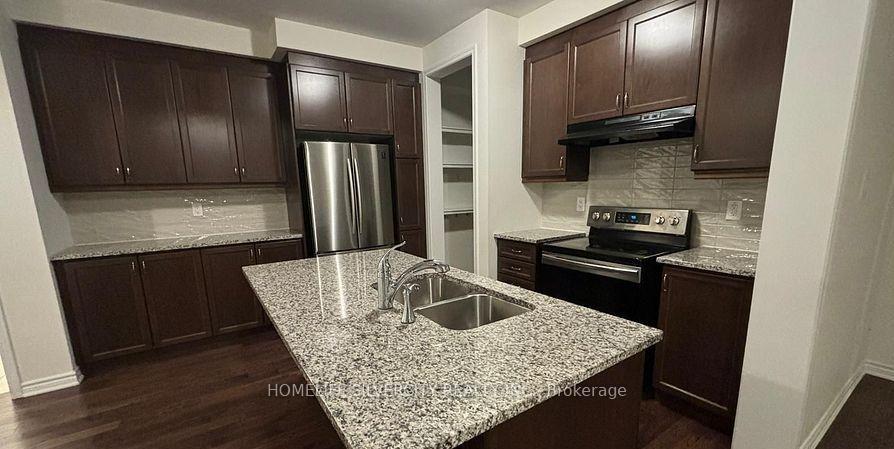 Photo 4 of 39 Boothill Drive, Brampton, Northwest Brampton — HOMEH