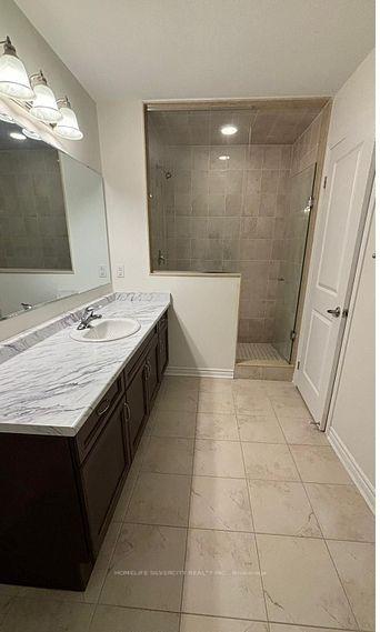 Photo 8 of 39 Boothill Drive, Brampton, Northwest Brampton — HOMEH