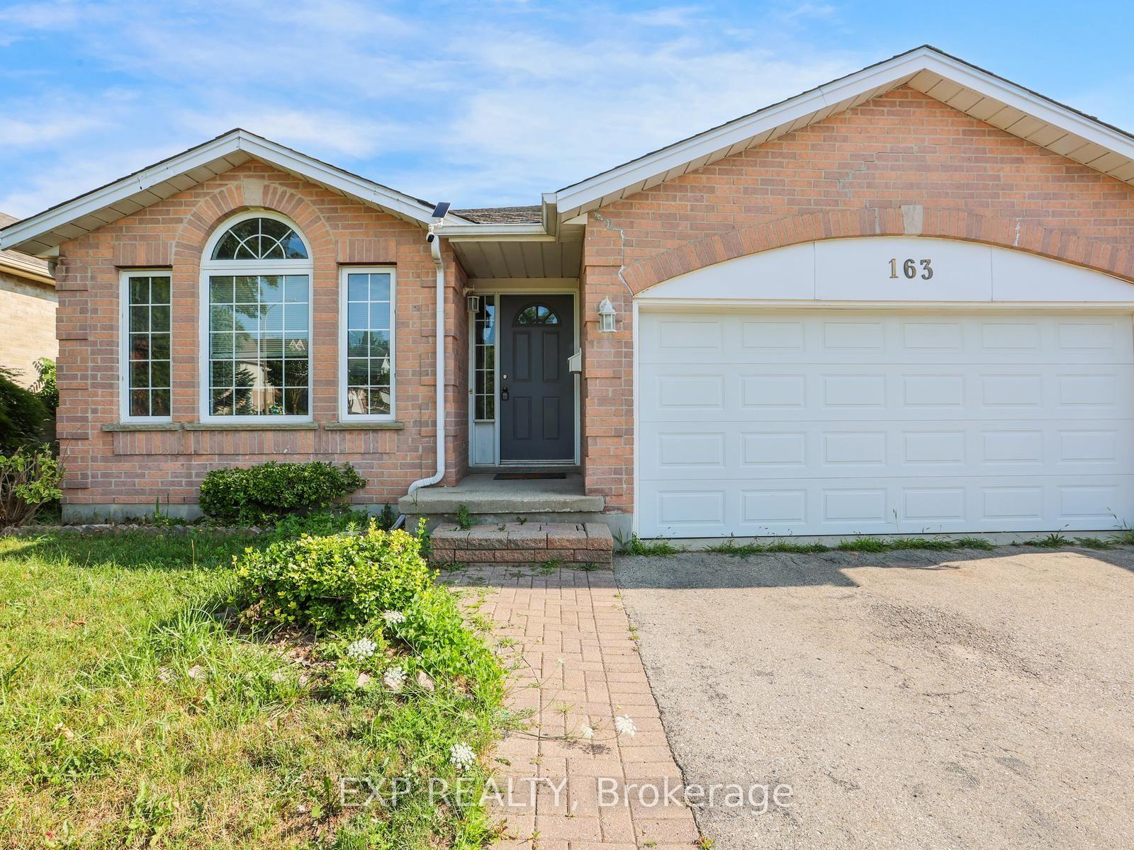 Photo 2 of 163 Daimler Drive, Kitchener, Idlewood — HOMEH
