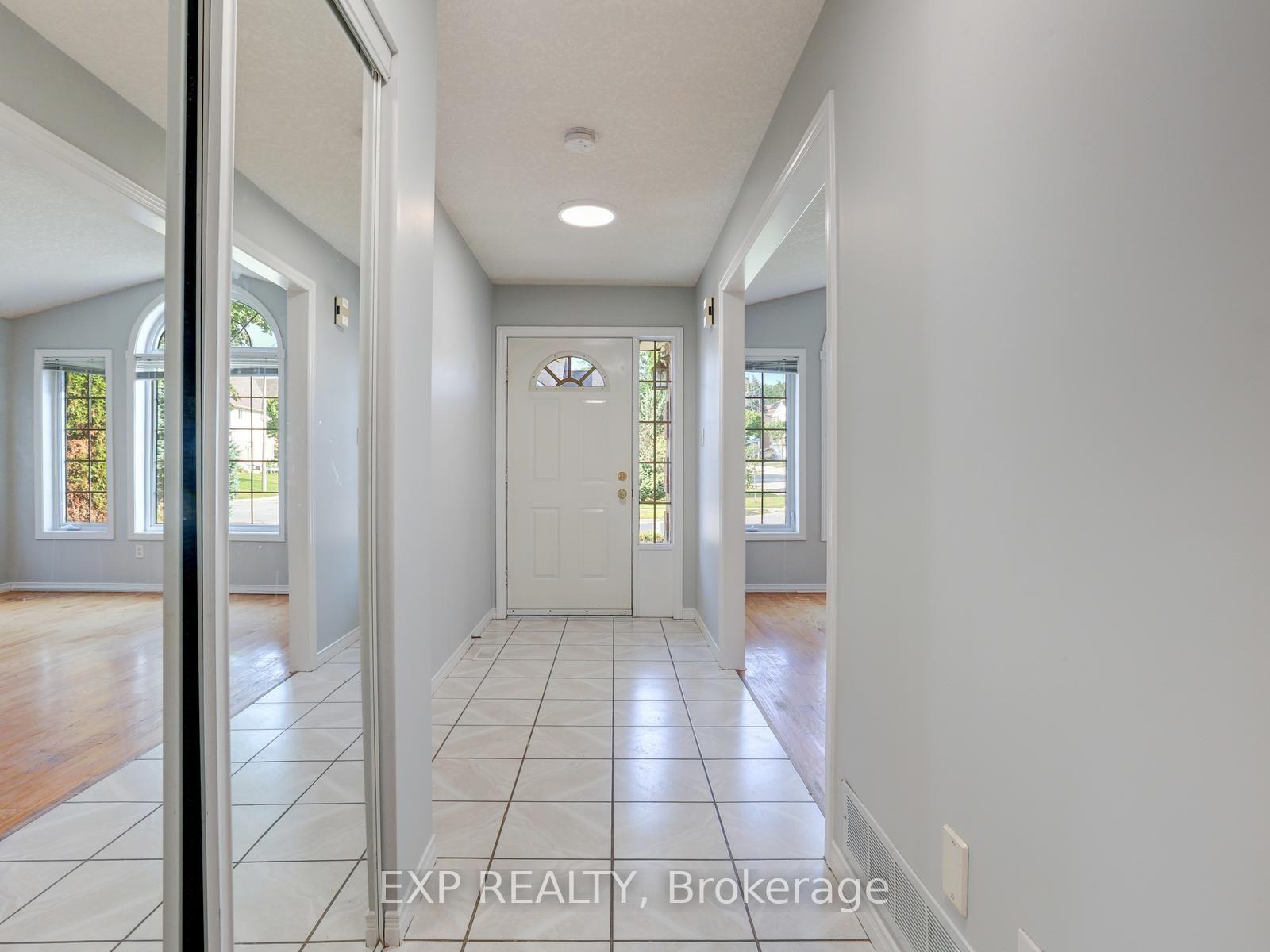 Photo 4 of 163 Daimler Drive, Kitchener, Idlewood — HOMEH