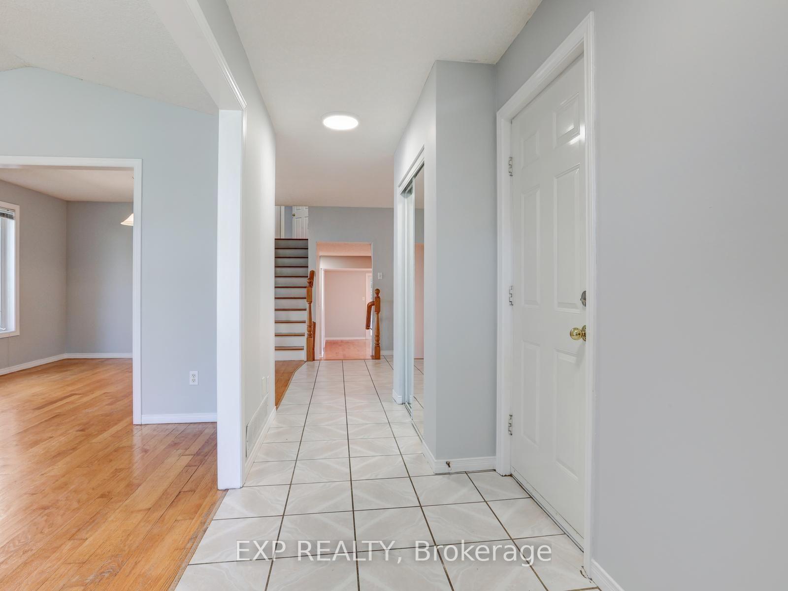 Photo 5 of 163 Daimler Drive, Kitchener, Idlewood — HOMEH